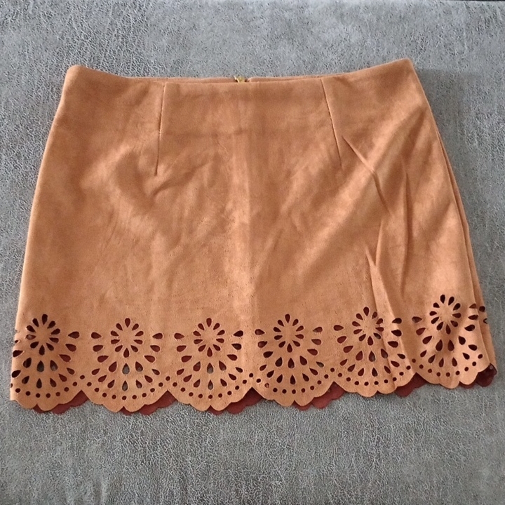 C) Tan Scalloped Hem Skirt